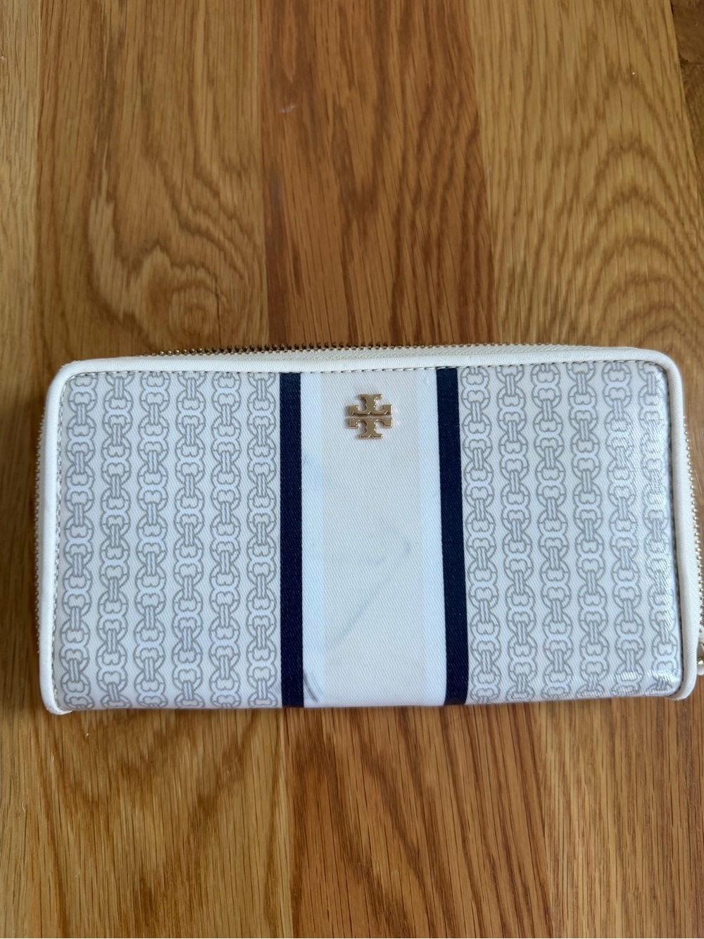Tory Burch Zip-Around Continental Wallet